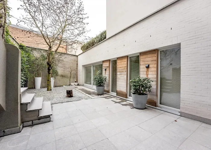 Villa Euphrosina boutique verblijf met verwarmd zwembad, sauna, vlakbij het strand van Oostende